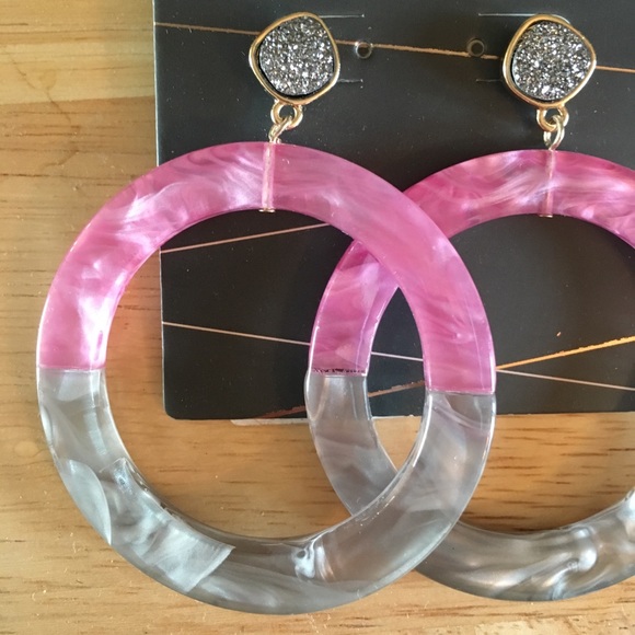 CLEARANCE!💋FINAL PRICE 🎉SUGARFIX hoop earring - Picture 4 of 5